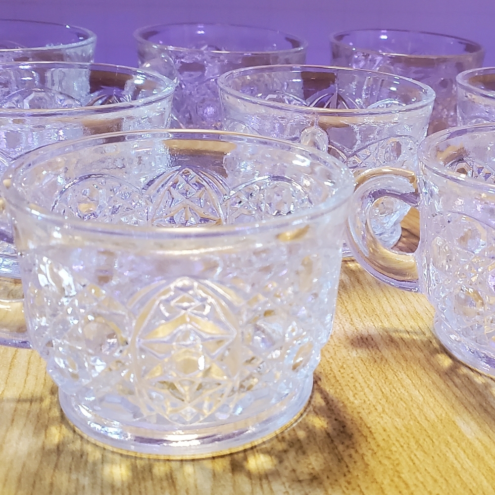 Vintage L. E. Smith Glass Daisy and Button Punch Bowl Set - Picture 9 of 11